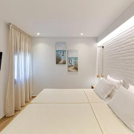 Elegant Roof Deck House With Jacuzzi Nyaraló